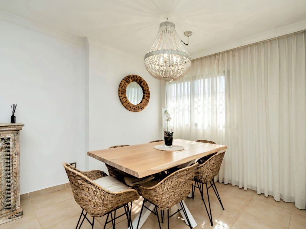 5 Zimmer Villa zu verkaufen in El Paraiso mit Pool Garage - 1.600.000 € (Ref: 9694632)