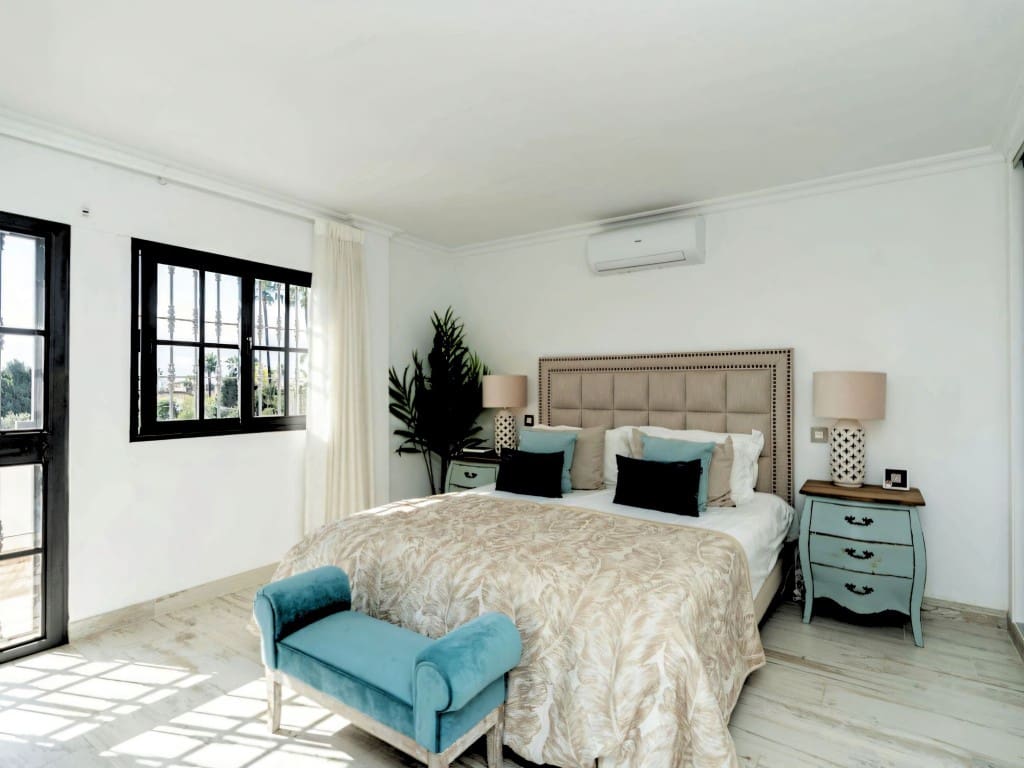 5 Zimmer Villa zu verkaufen in El Paraiso mit Pool Garage - 1.600.000 € (Ref: 9694632)