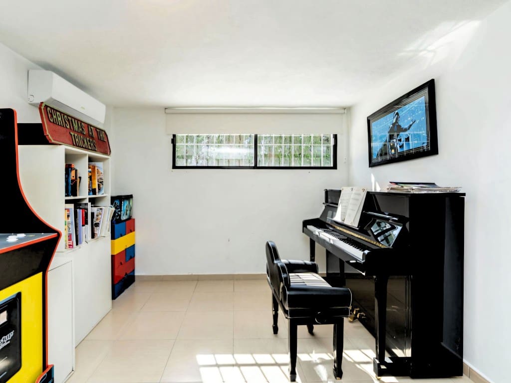 5 Zimmer Villa zu verkaufen in El Paraiso mit Pool Garage - 1.600.000 € (Ref: 9694632)