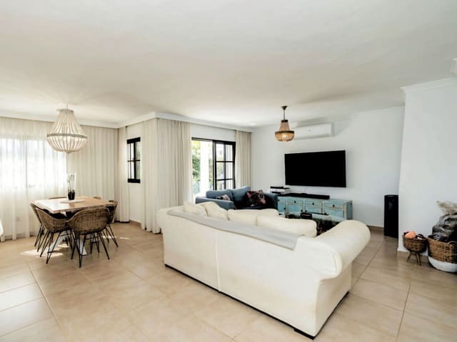 5 Zimmer Villa zu verkaufen in El Paraiso, Estepona mit Pool Garage - 1.600.000 € (Ref: 9694632)