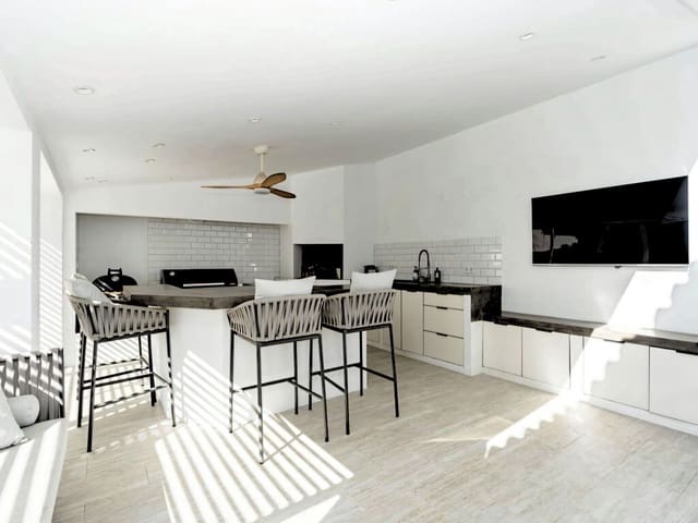 5 Zimmer Villa zu verkaufen in El Paraiso, Estepona mit Pool Garage - 1.600.000 € (Ref: 9694632)