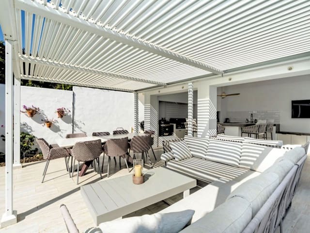 5 Zimmer Villa zu verkaufen in El Paraiso, Estepona mit Pool Garage - 1.600.000 € (Ref: 9694632)