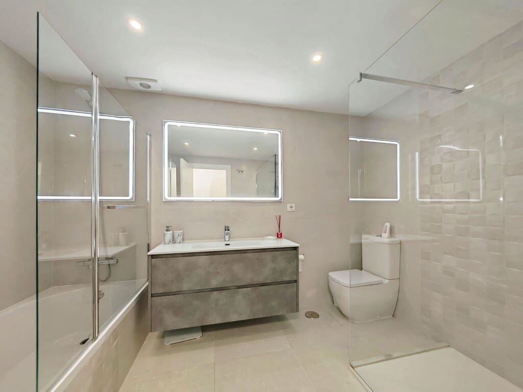 Casa de 4 habitaciones en Riviera del Sol en venta con piscina garaje - 649.000 € (Ref: 9697997)