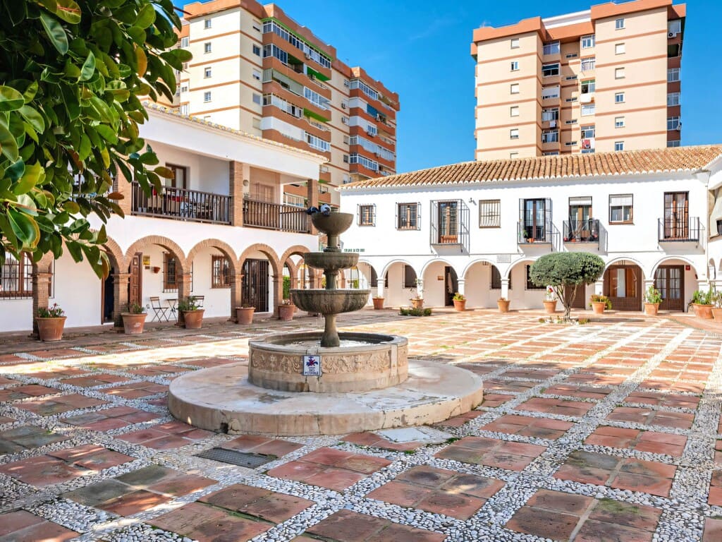 2 slaapkamer Huis te koop in Fuengirola - € 395.000 (Ref: 9697998)