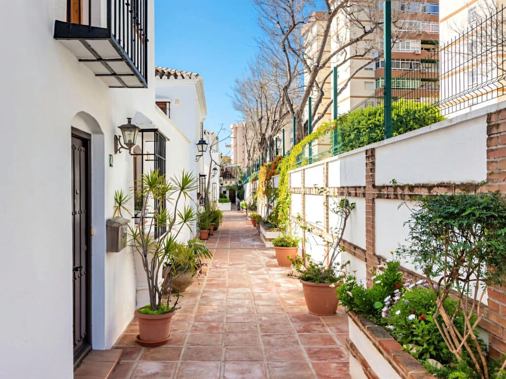 2 slaapkamer Huis te koop in Fuengirola - € 395.000 (Ref: 9697998)