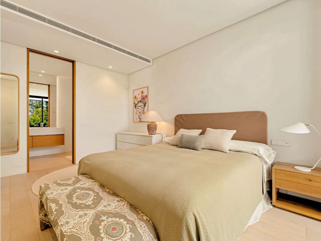 6 bedroom Villa for sale in San Pedro de Alcantara with pool garage - € 5,995,000 (Ref: 9710984)