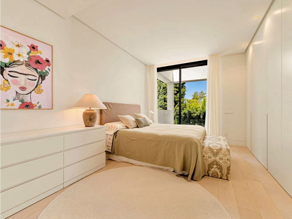 6 bedroom Villa for sale in San Pedro de Alcantara with pool garage - € 5,995,000 (Ref: 9710984)