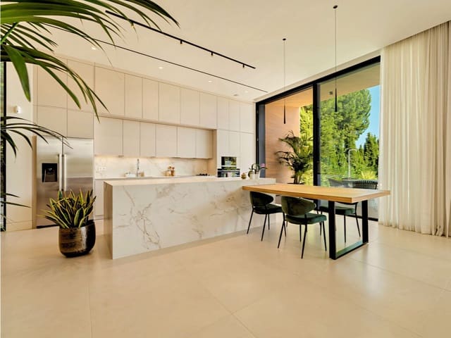 6 soveværelse Villa til salg i San Pedro de Alcantara, Marbella med swimmingpool garage - € 5.995.000 (Ref: 9710984)