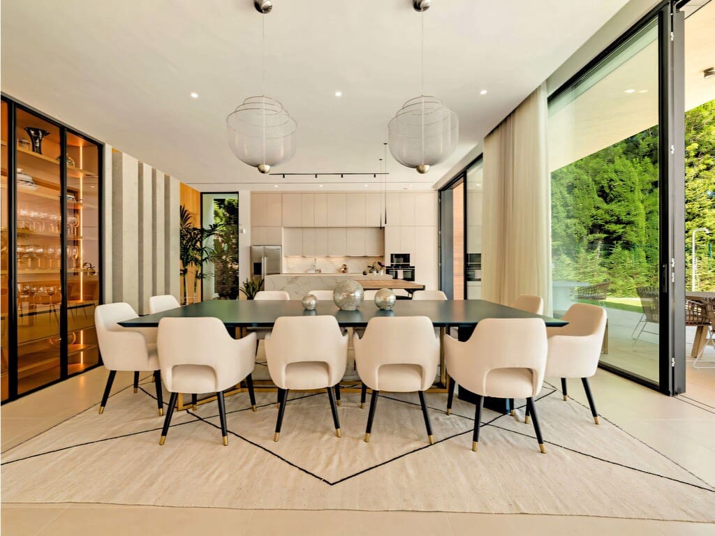 6 bedroom Villa for sale in San Pedro de Alcantara with pool garage - € 5,995,000 (Ref: 9710984)