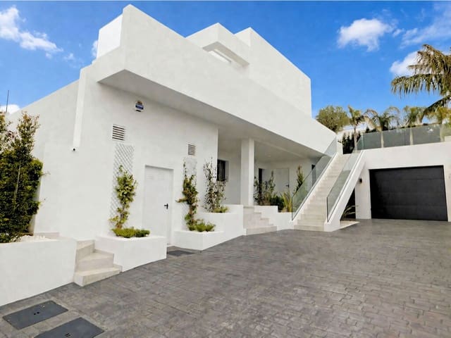 Chalet de 5 habitaciones en Mijas Costa, Mijas en venta con piscina garaje - 1.450.000 € (Ref: 9714445)