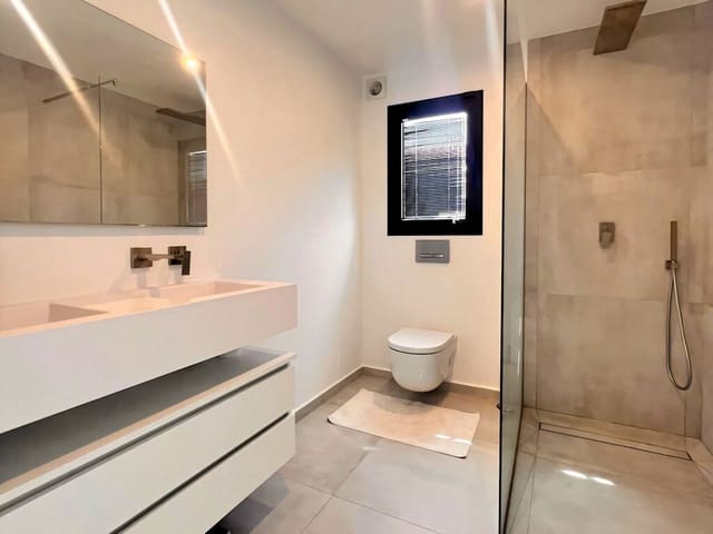 Chalet de 5 habitaciones en Mijas Costa, Mijas en venta con piscina garaje - 1.450.000 € (Ref: 9714445)