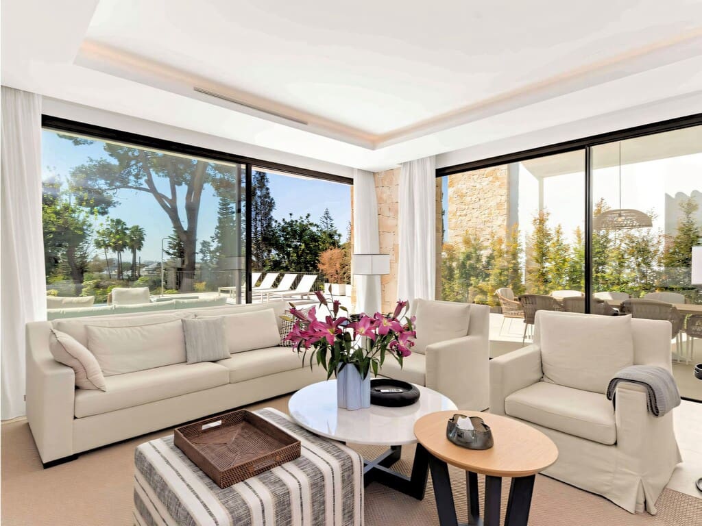 5 bedroom Villa for sale in San Pedro de Alcantara with pool garage - € 3,695,000 (Ref: 9714446)