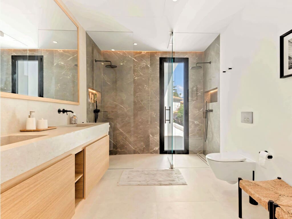 5 bedroom Villa for sale in San Pedro de Alcantara with pool garage - € 3,695,000 (Ref: 9714446)