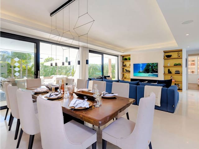 6 bedroom Villa for sale in Nueva Andalucia, Marbella with pool garage - € 4,100,000 (Ref: 9714447)