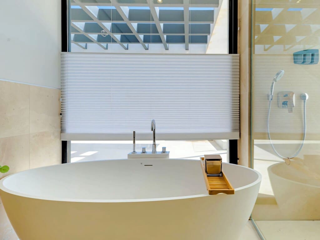 6 bedroom Villa for sale in Nueva Andalucia with pool garage - € 4,100,000 (Ref: 9714447)