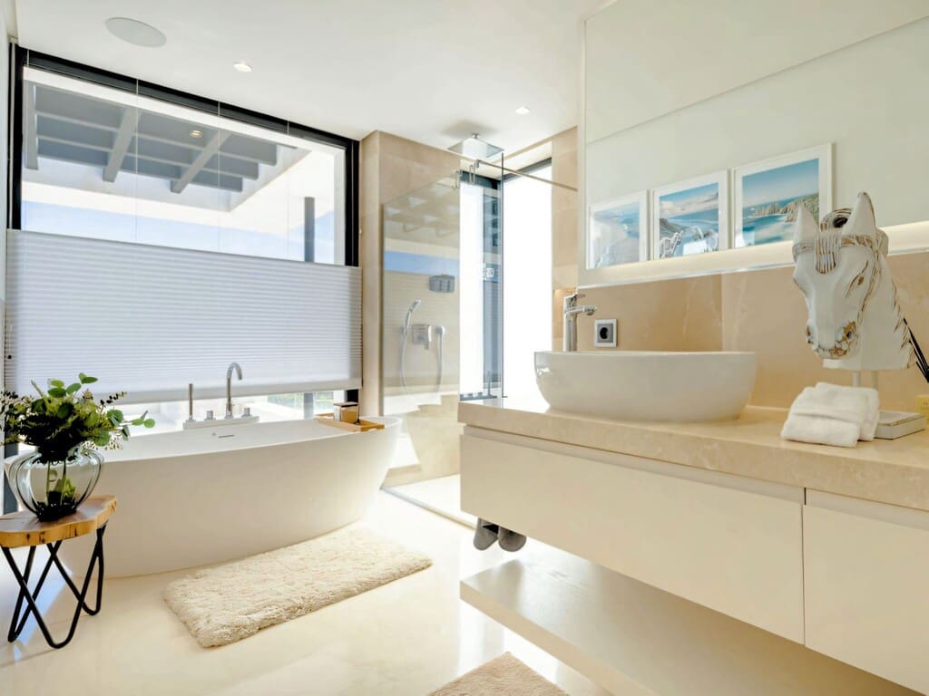 6 bedroom Villa for sale in Nueva Andalucia with pool garage - € 4,100,000 (Ref: 9714447)