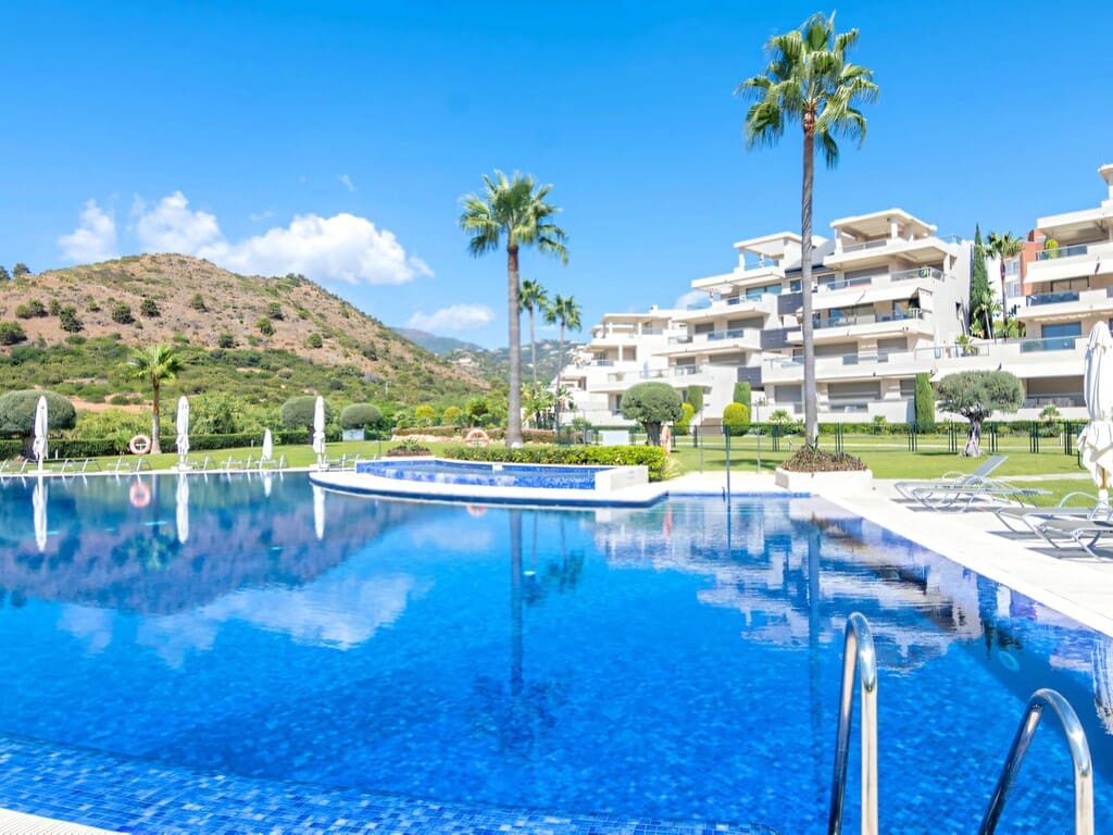 3 Zimmer Apartment zu verkaufen in Benahavis mit Pool Garage - 780.000 € (Ref: 9719412)