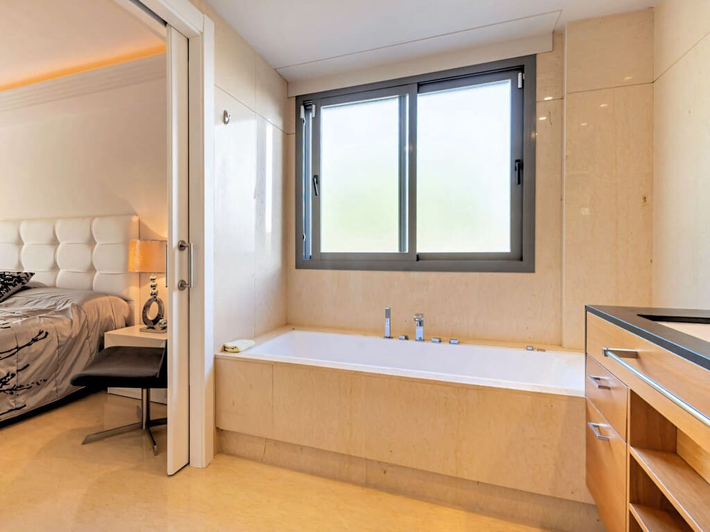 3 Zimmer Apartment zu verkaufen in Benahavis mit Pool Garage - 780.000 € (Ref: 9719412)