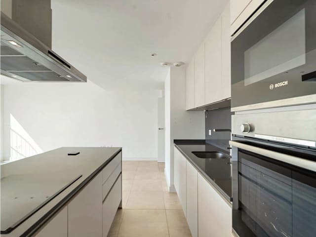 3 quarto Penthouse para venda em New Golden Mile, Estepona com piscina garagem - 725 000 € (Ref: 9721040)