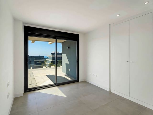 3 quarto Penthouse para venda em New Golden Mile, Estepona com piscina garagem - 725 000 € (Ref: 9721040)