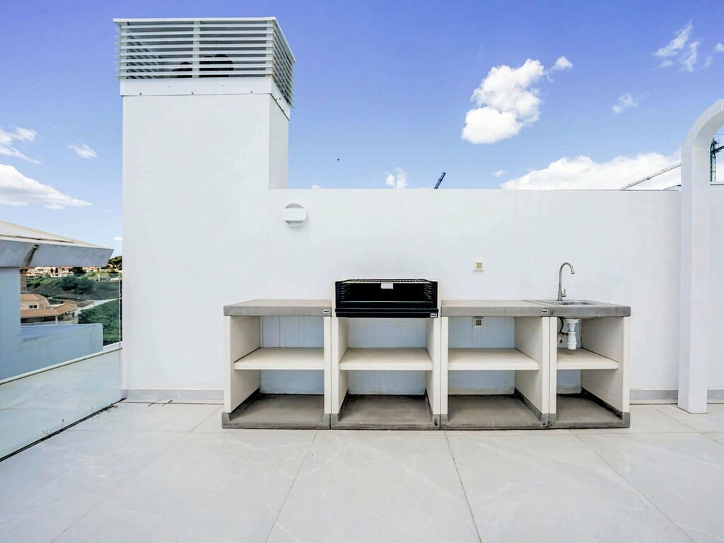 2 sypialnia Penthouse na sprzedaż w Fuengirola z basenem garażem - 775 000 € (Ref: 9726289)