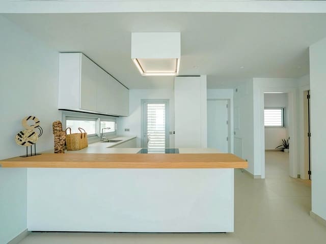 2 soverom Penthouse til salgs i El Higuerón, Fuengirola med svømmebasseng garasje - € 775 000 (Ref: 9726289)