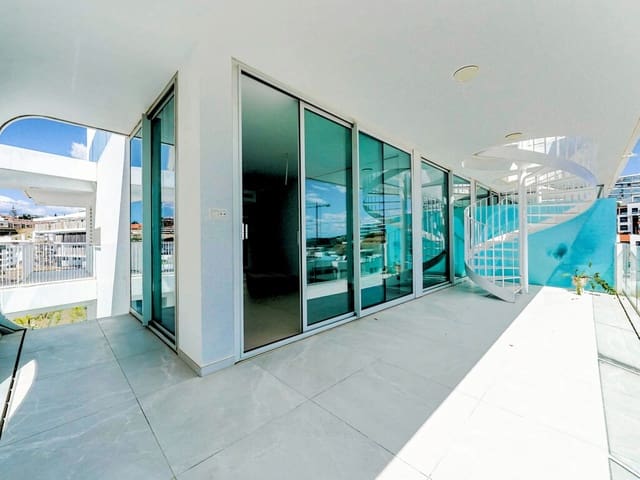 2 soverom Penthouse til salgs i El Higuerón, Fuengirola med svømmebasseng garasje - € 775 000 (Ref: 9726289)