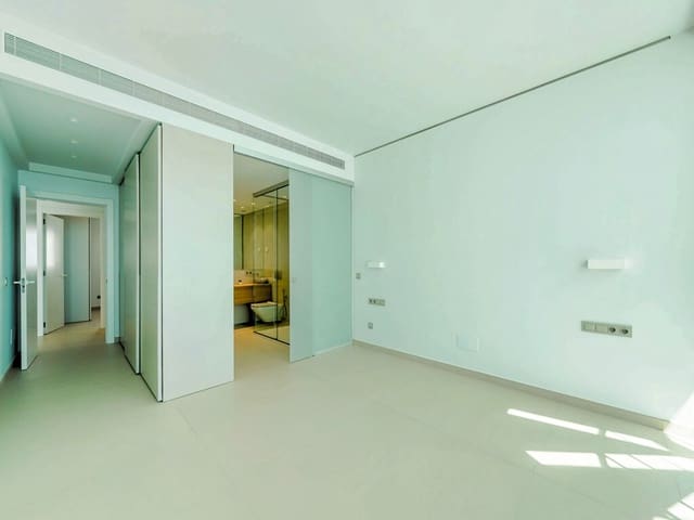 2 soverom Penthouse til salgs i El Higuerón, Fuengirola med svømmebasseng garasje - € 775 000 (Ref: 9726289)