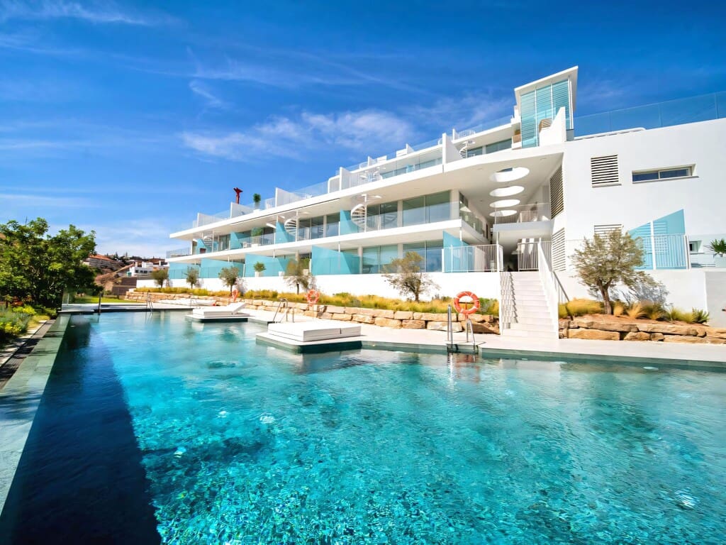 2 sypialnia Penthouse na sprzedaż w Fuengirola z basenem garażem - 775 000 € (Ref: 9726289)