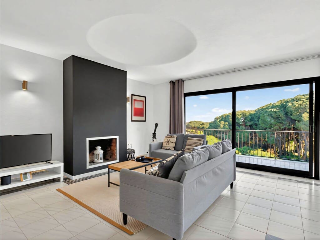 2 bedroom Townhouse for sale in Marbella with pool - € 450,000 (Ref: 9726290)