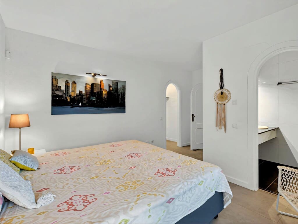 2 bedroom Townhouse for sale in Marbella with pool - € 450,000 (Ref: 9726290)