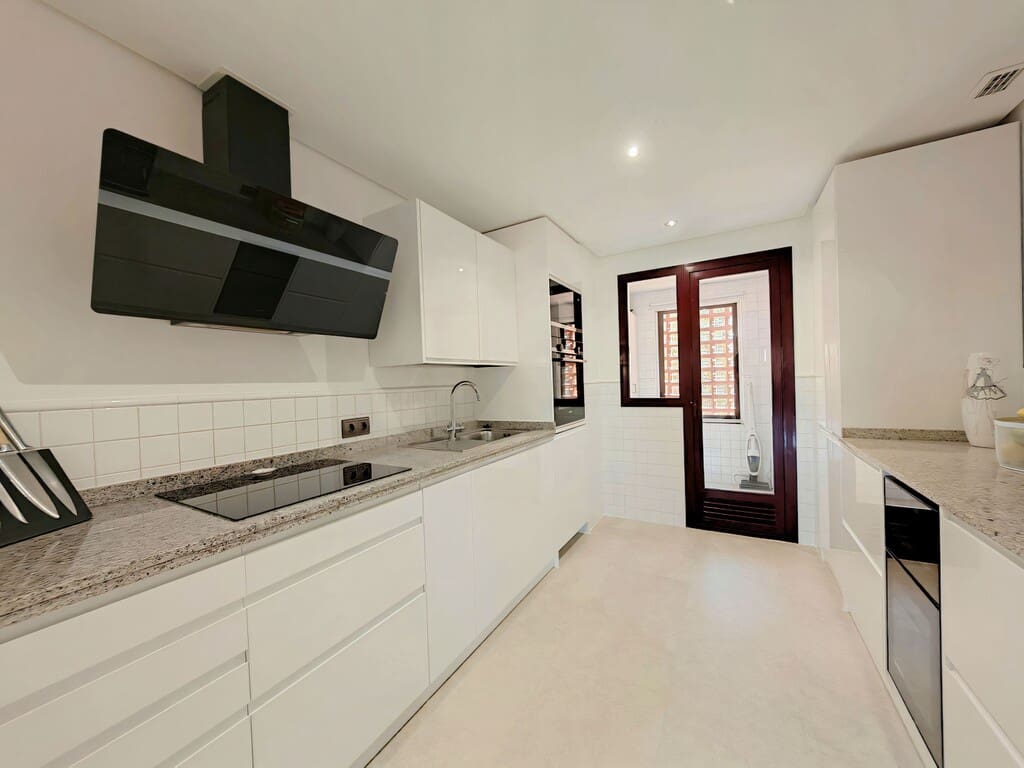 3 makuuhuone Kattohuoneisto myytävänä paikassa La Mairena mukana uima-altaan 
autotalli - 619 000 € (Ref: 9726292)