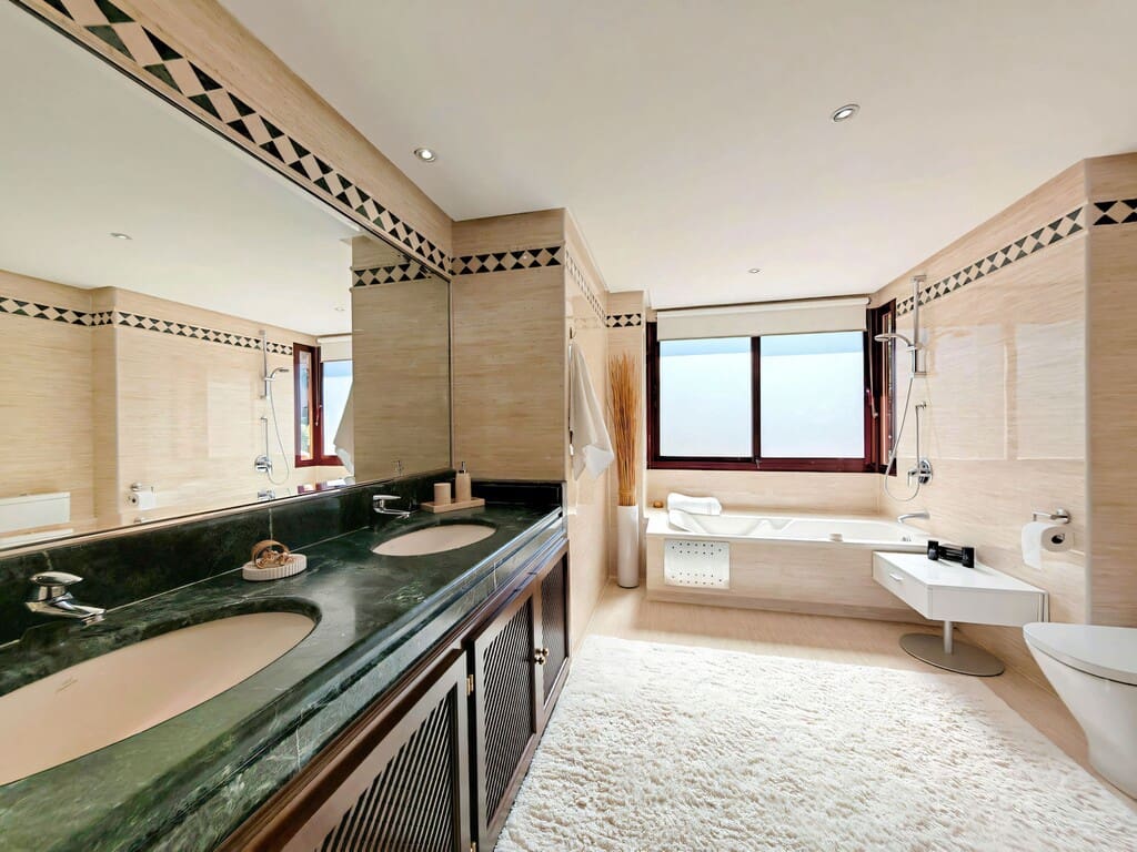 3 makuuhuone Kattohuoneisto myytävänä paikassa La Mairena mukana uima-altaan 
autotalli - 619 000 € (Ref: 9726292)