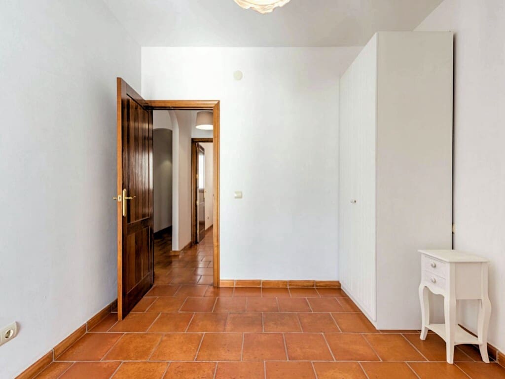 21 sypialnia Apartament na sprzedaż w Benahavis - 220 000 € (Ref: 9730167)