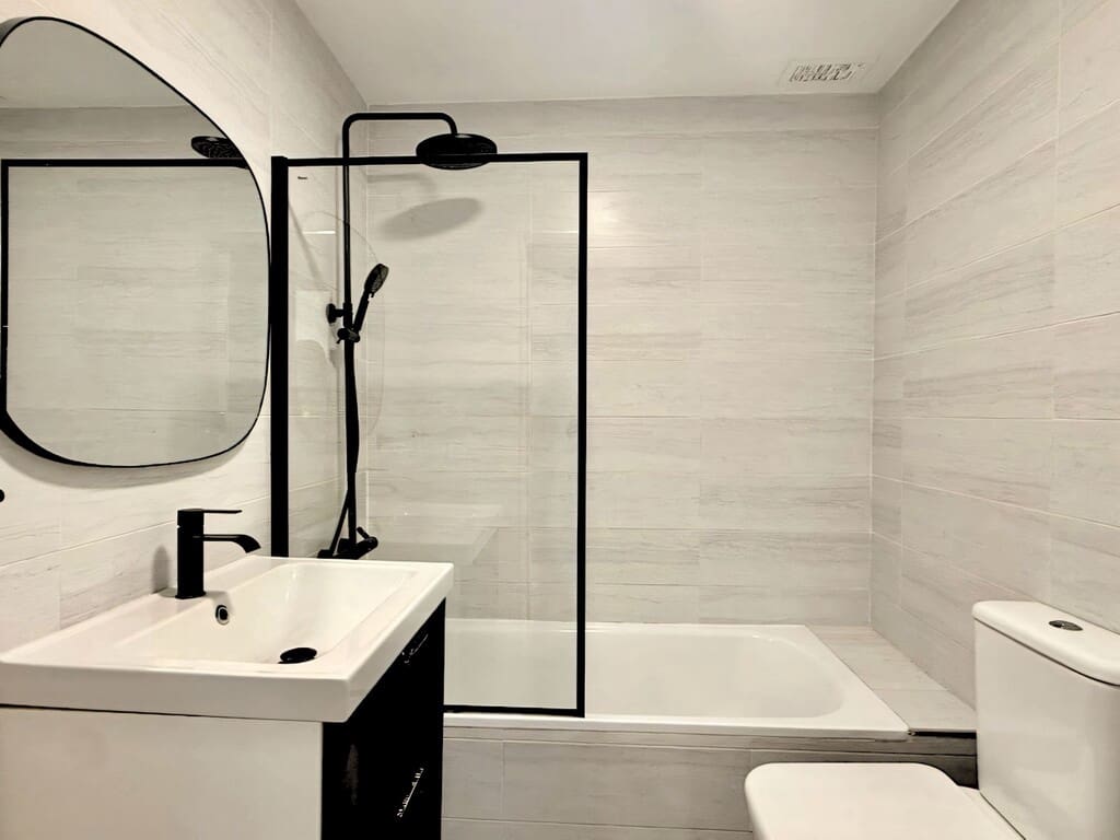 3 bedroom Apartment for sale in Calahonda with pool - € 335,000 (Ref: 9731730)