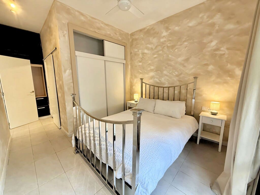 3 bedroom Apartment for sale in Calahonda with pool - € 335,000 (Ref: 9731730)