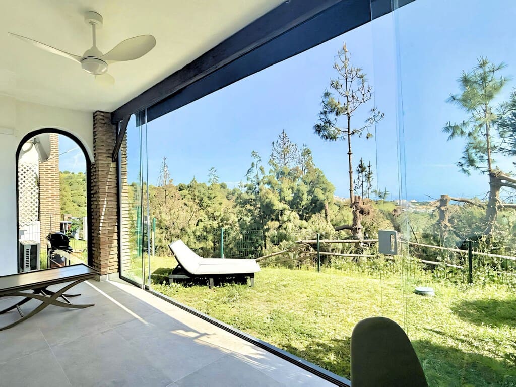 3 bedroom Apartment for sale in Calahonda with pool - € 335,000 (Ref: 9731730)