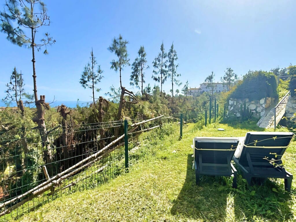 3 bedroom Apartment for sale in Calahonda with pool - € 335,000 (Ref: 9731730)