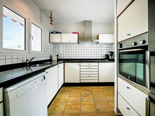 Chalet de 3 habitaciones en Mijas Costa, Mijas en venta con piscina garaje - 699.000 € (Ref: 9731731)