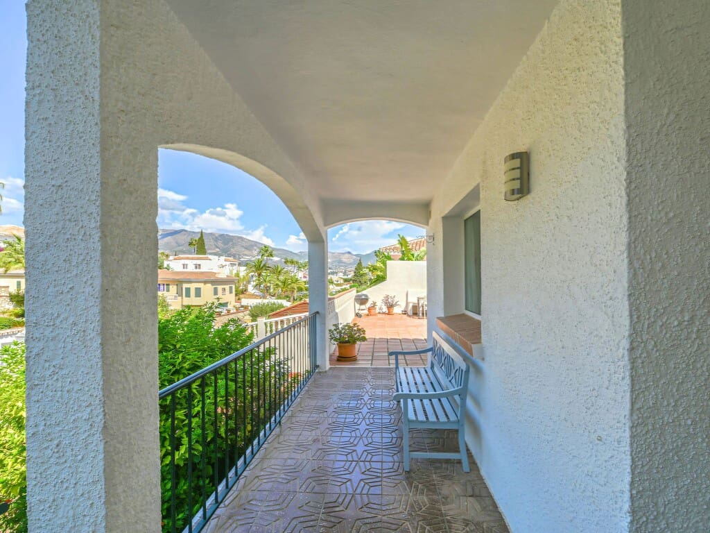 3 bedroom Villa for sale in Mijas Costa with pool garage - € 699,000 (Ref: 9731731)