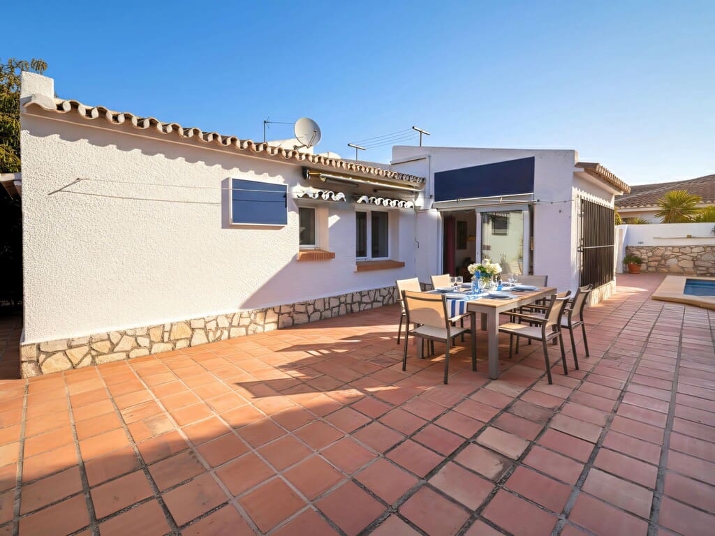 3 bedroom Villa for sale in Mijas Costa with pool garage - € 699,000 (Ref: 9731731)