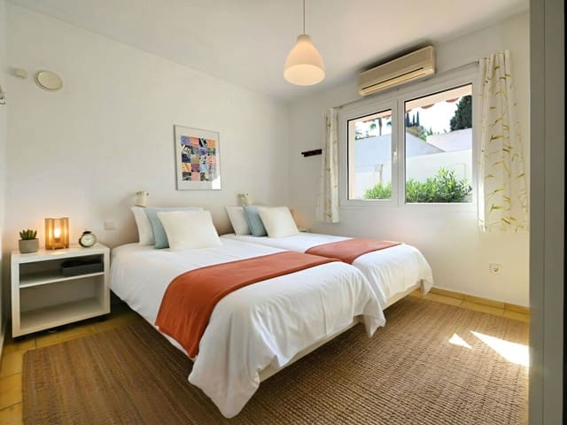 Chalet de 3 habitaciones en Mijas Costa, Mijas en venta con piscina garaje - 699.000 € (Ref: 9731731)