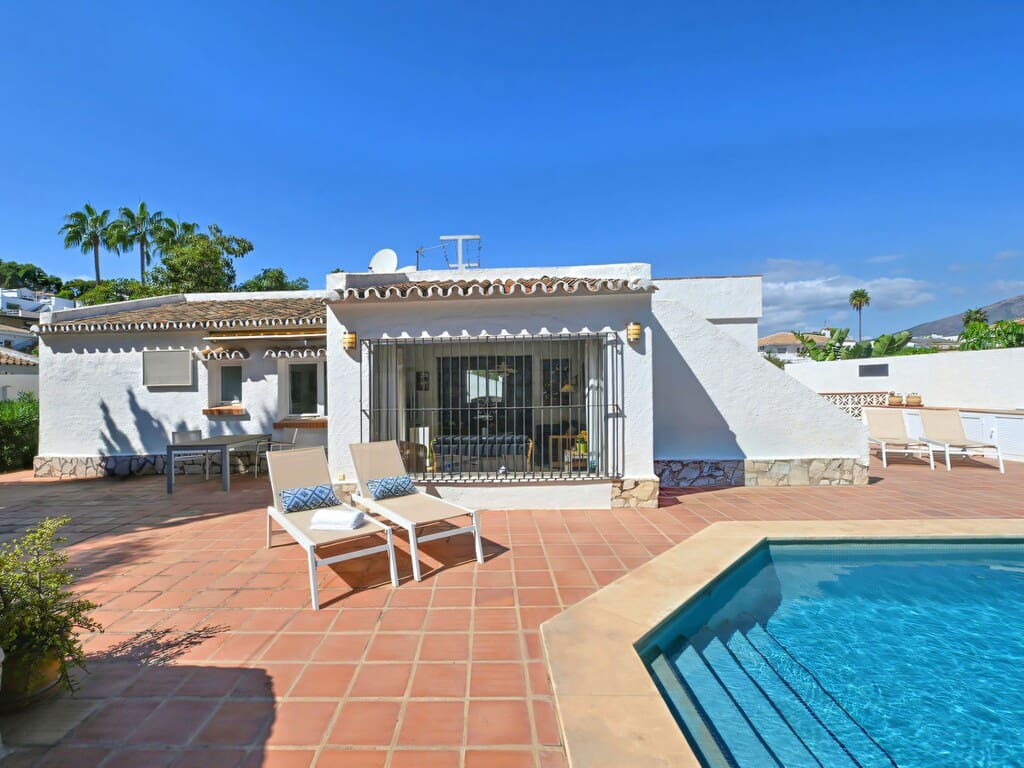3 bedroom Villa for sale in Mijas Costa with pool garage - € 699,000 (Ref: 9731731)