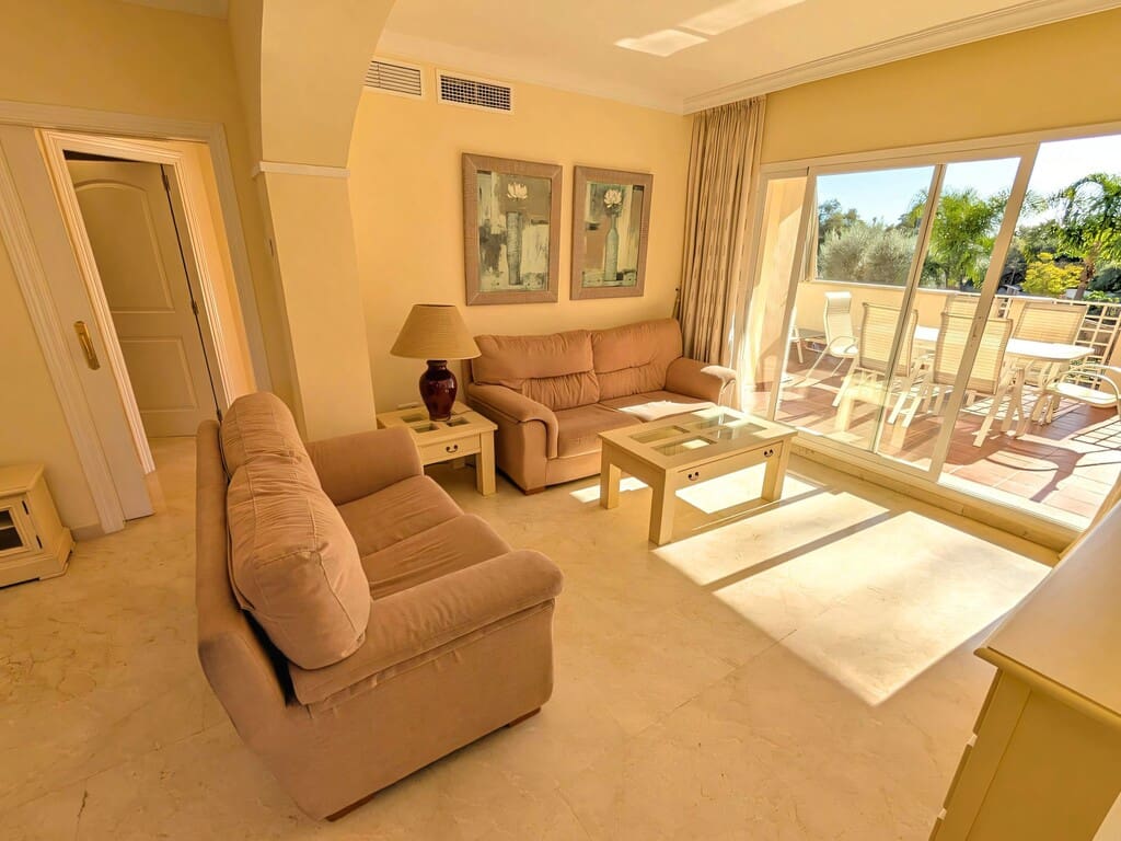 3 bedroom Apartment for sale in Elviria with pool garage - € 560,000 (Ref: 9731732)