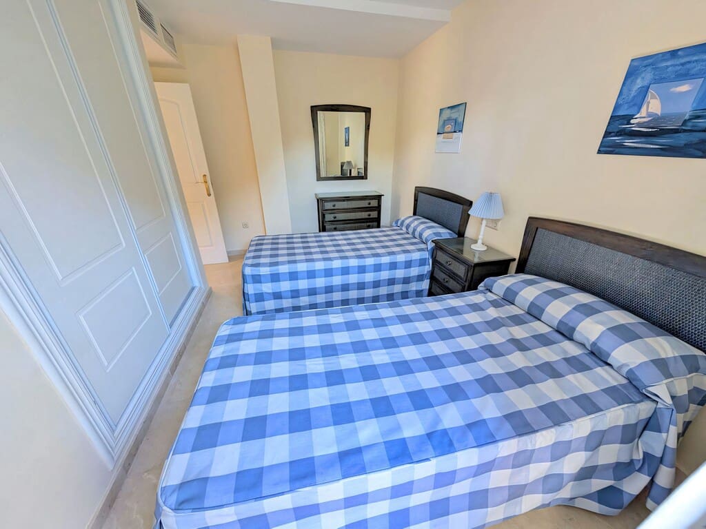 3 bedroom Apartment for sale in Elviria with pool garage - € 560,000 (Ref: 9731732)