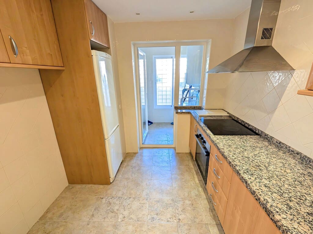 3 bedroom Apartment for sale in Elviria with pool garage - € 560,000 (Ref: 9731732)