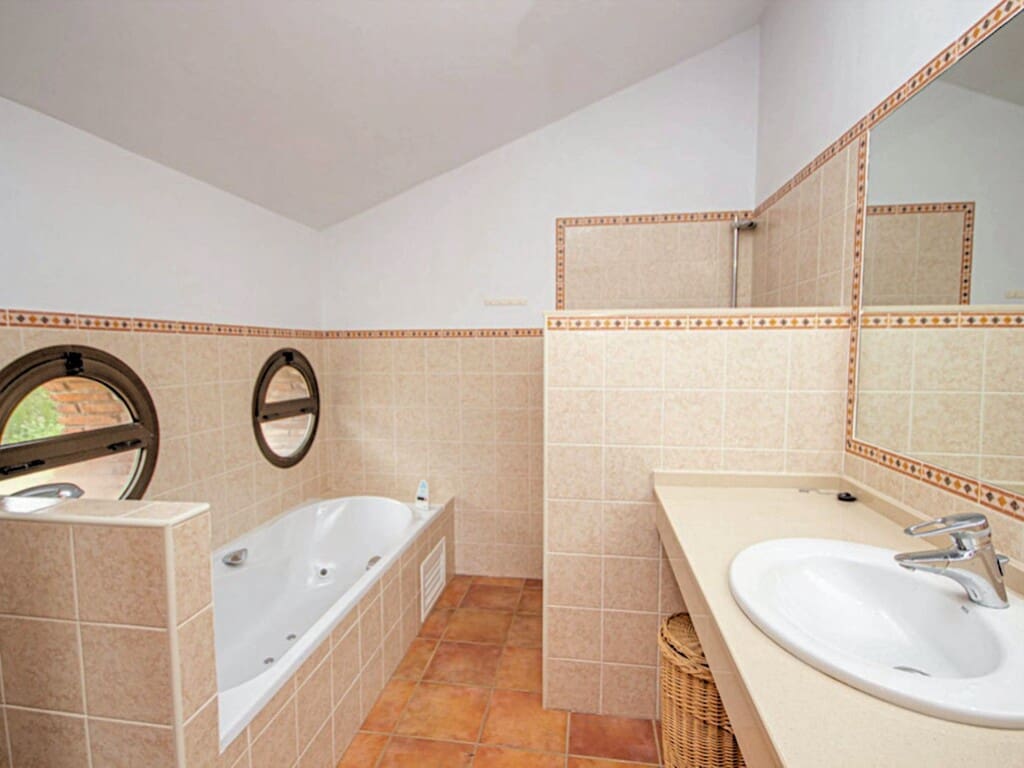 3 bedroom Finca/Country House for sale in Entrerrios - € 895,000 (Ref: 9735257)