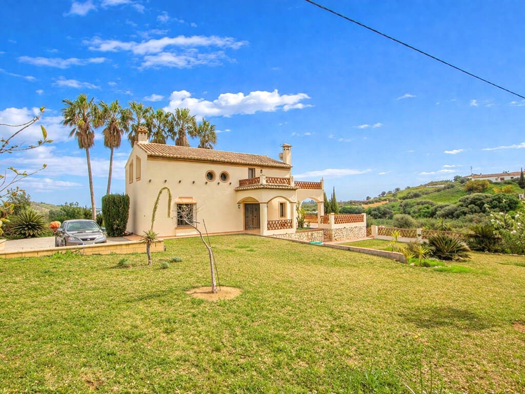 3 bedroom Finca/Country House for sale in Entrerrios - € 895,000 (Ref: 9735257)