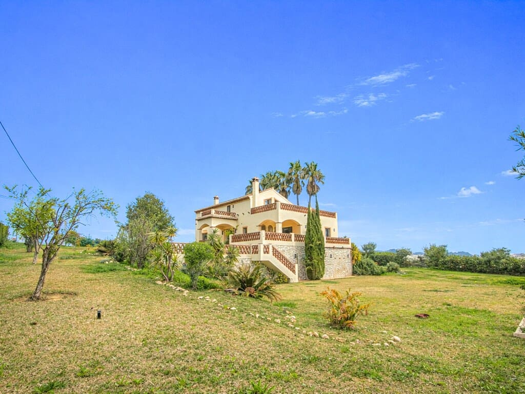 3 bedroom Finca/Country House for sale in Entrerrios - € 895,000 (Ref: 9735257)