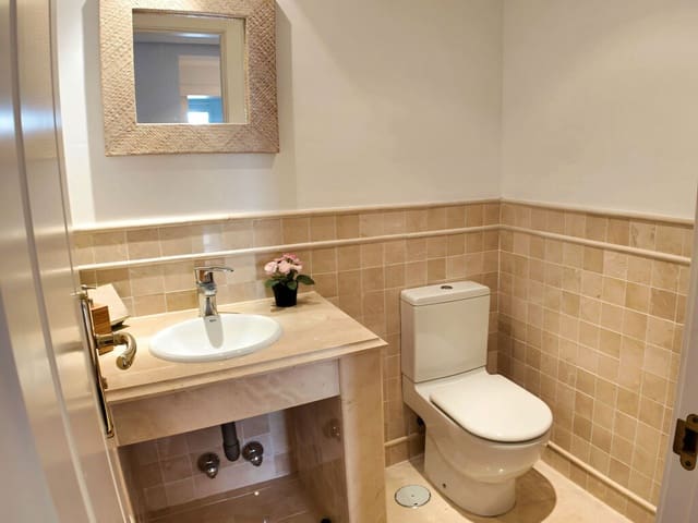 2 sypialnia Apartament na sprzedaż w Nueva Andalucia, Marbella z basenem garażem - 595 000 € (Ref: 9735258)